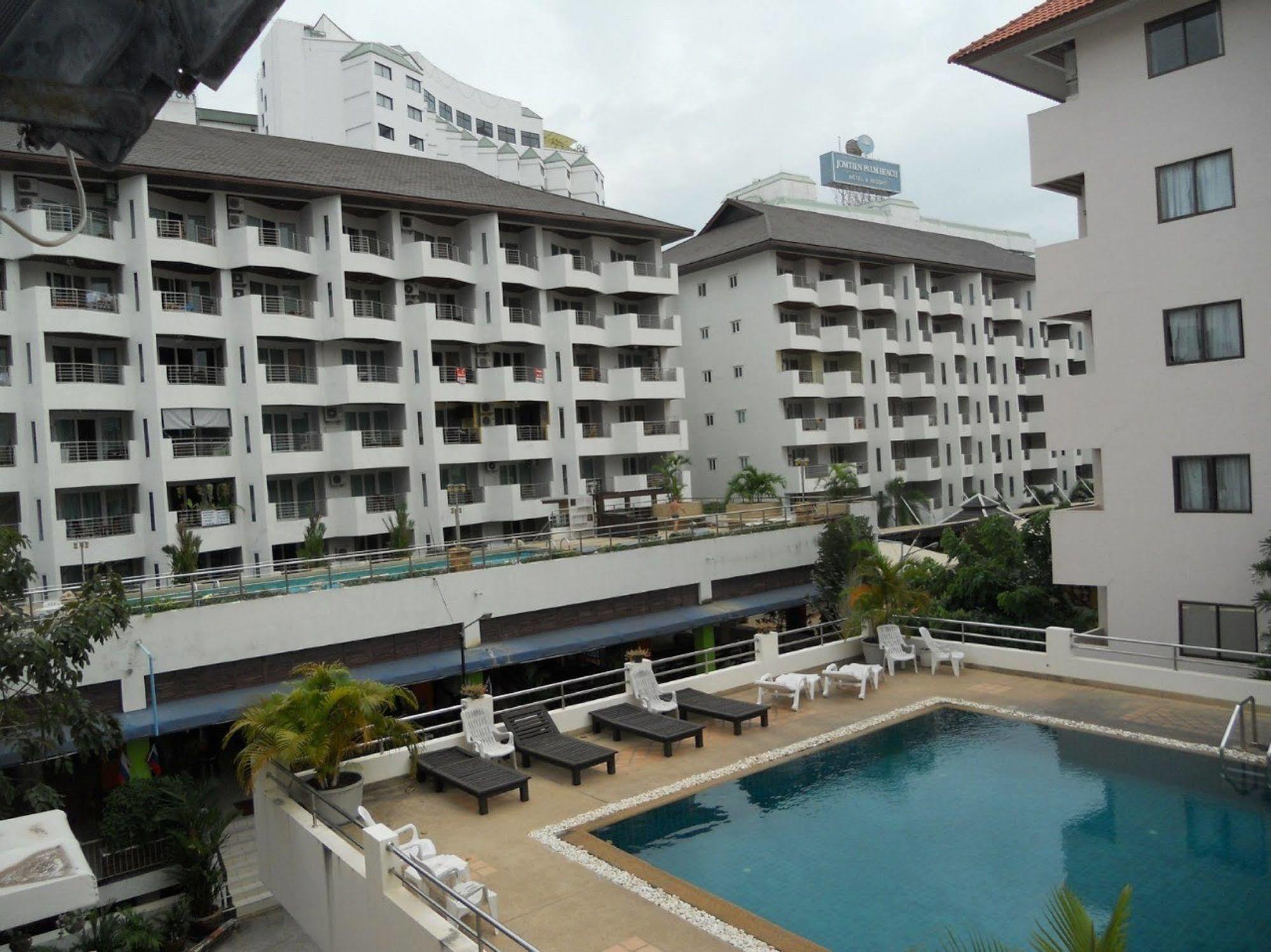 Jomtien Good Luck Apartment Exterior photo