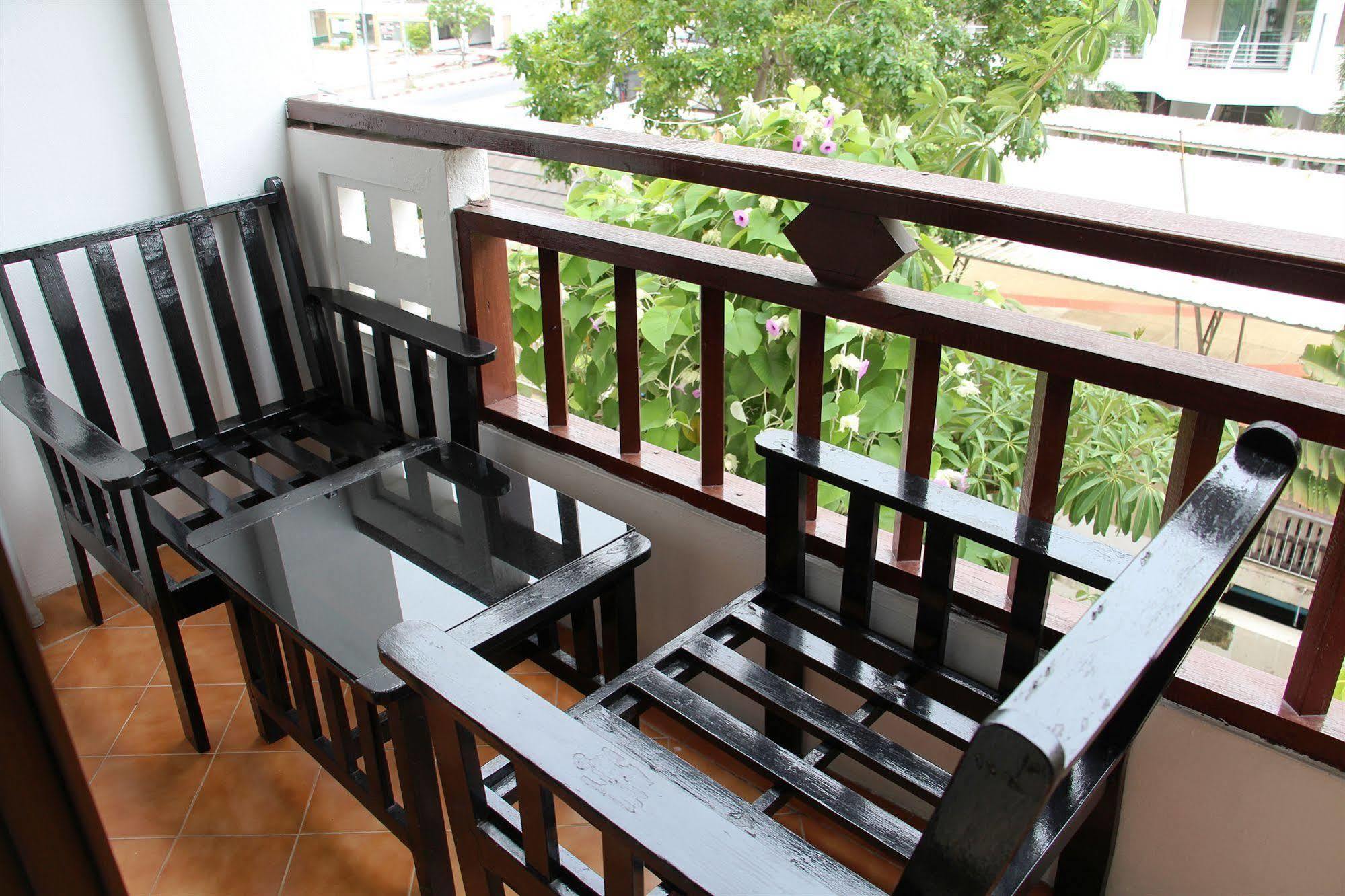 Jomtien Good Luck Apartment Exterior photo